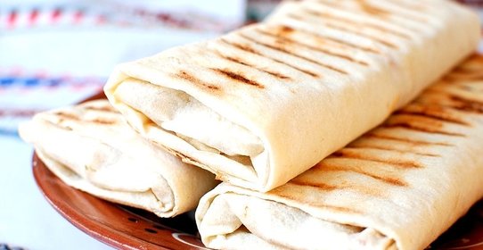 Рулет с курицей и рисом