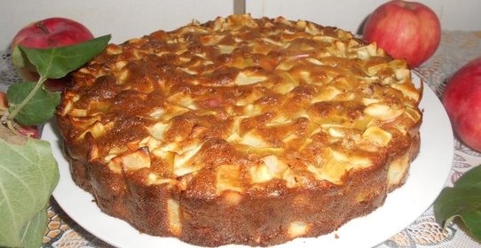 Яблочно-медовая шарлотка