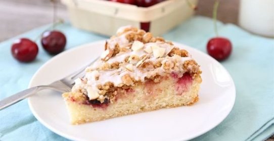 Вишневая шарлотка