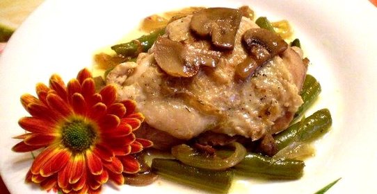 Курятина с грибами и фасолью