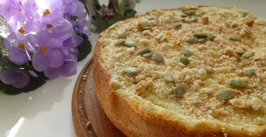 Шарлотка с тыквой и печеньем