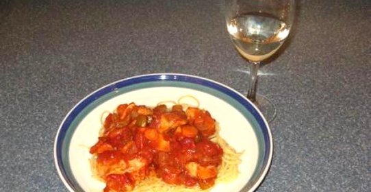 Куриные грудки с томатным соусом