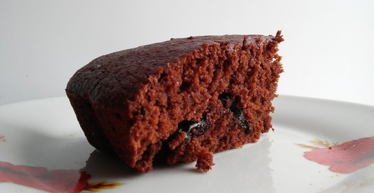 Постный шоколадный манник с черносливом