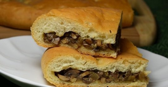 Пирог с грибами из дрожжевого теста