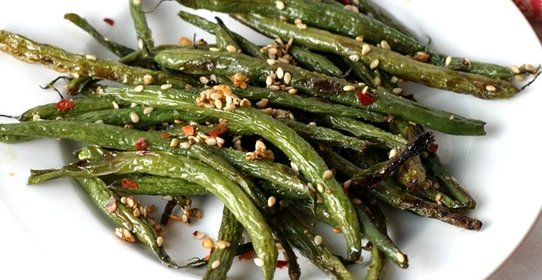 Стручковая фасоль жареная с чесноком