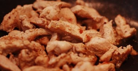 Куриное филе в маринаде из зерненой горчицы