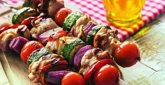 Шашлык из курицы с овощами
