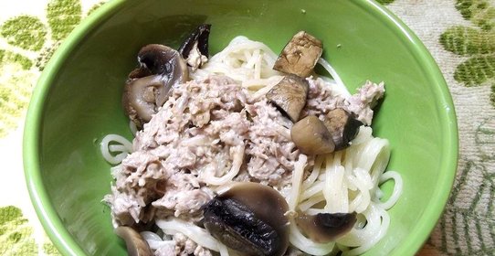 Спагетти с говядиной и шампиньонами