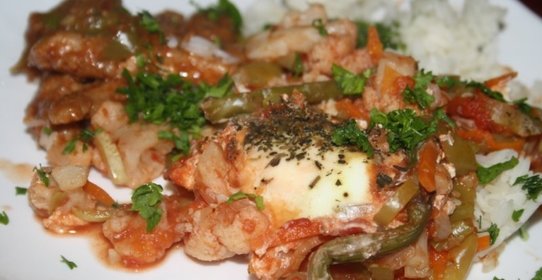 Диетическое овощное рагу со спаржей и яйцами