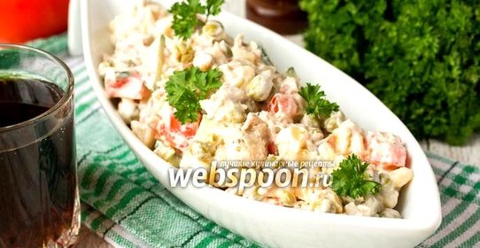 Салат «Боярский» с куриным мясом, овощами и орехами