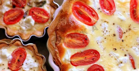 Пирог с кабачками и помидорами