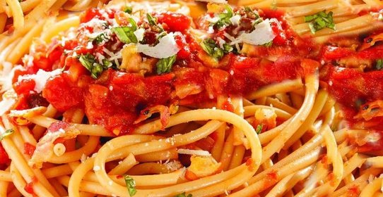 Паста с помидорами и сыром