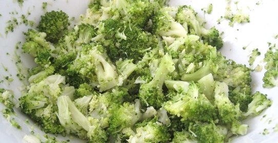 Капуста брокколи с чесноком и лиммоным соком