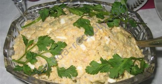 Салат с копченым лососем