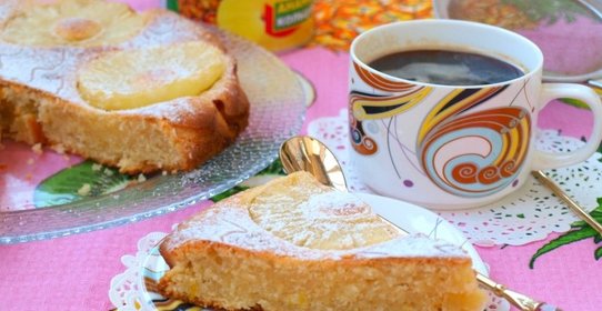 Пирог с ананасами и кокосовой стружкой