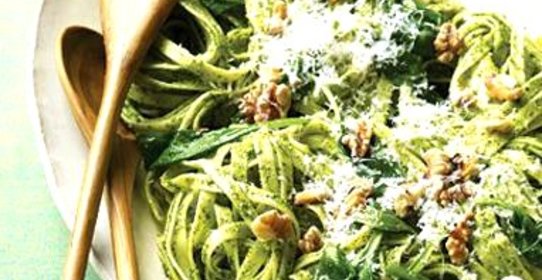 Паста с соусом Песто и орехами