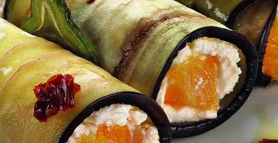 Рулетики из баклажанов с рикоттой и апельсином