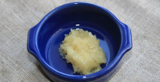 Чесночная паста при помощи ножа