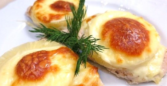 Куриная грудка с ананасами