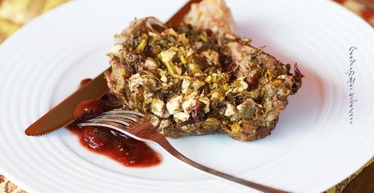 Голень индейки запеченная с зеленью и соевым творогом