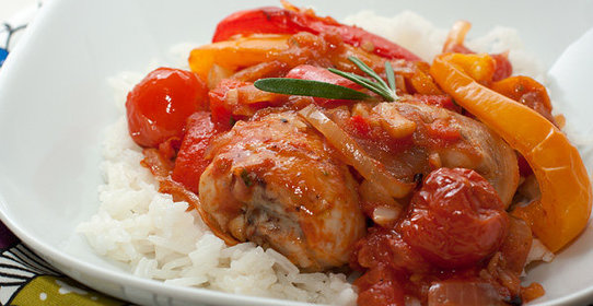 Курица запеченная с овощами