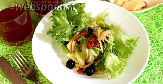 Салат с копчёной грудинкой и зеленью