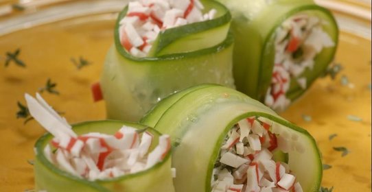 Огуречные рулеты с крабовым мясом