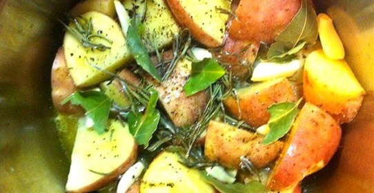 Литовская рождественская картошка в белом вине