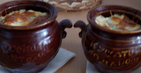 Грибное рагу с картофелем в горшочках