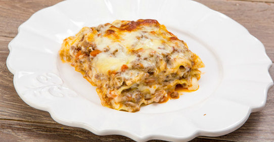 Лазанья с соусом бешамель