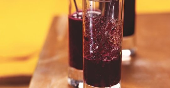 Сырое варенье из черники