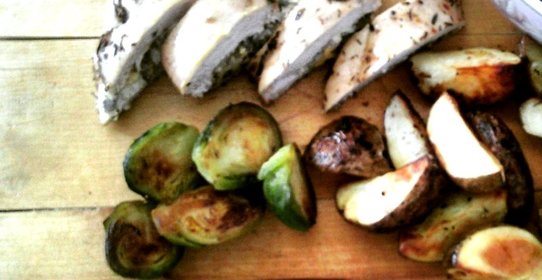 Фаршированная куриная грудка с овощами