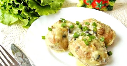 Котлеты в сливочно-грибном соусе