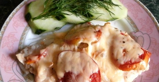 Куриная грудка с помидорами в духовке