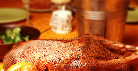 Новогодний гусь с яблоками и тмином