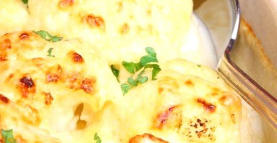 Золотистая цветная капуста с чесноком и пармезаном