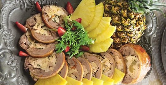 Утка в апельсиновой глазури с ананасами