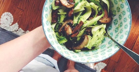 Паста из цукини с грибами