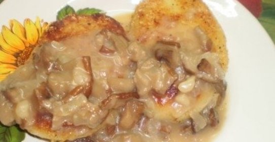 Котлеты с грибной подливкой