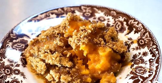 Сладкий картофель с молоком и орехами