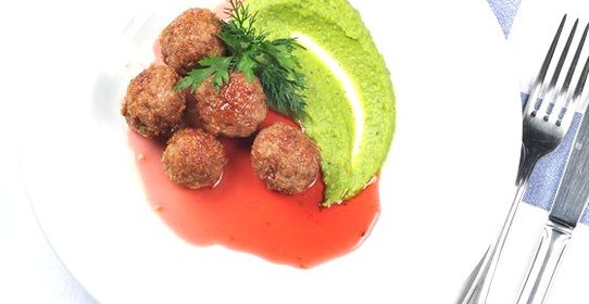 Мясные крокеты с мятным гороховым пюре
