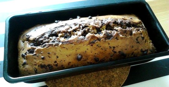 Кекс с шоколадом, орехами и маком