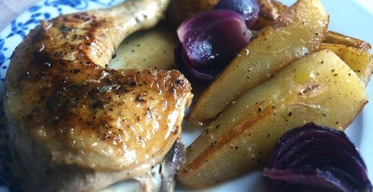 Курица в духовке с грушей