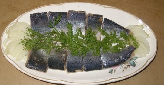 Малосольная селедка в домашних условиях