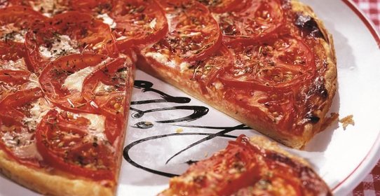 Пирог с сыром и томатами