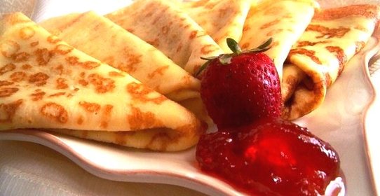 Тонкие блинчики на минеральной воде