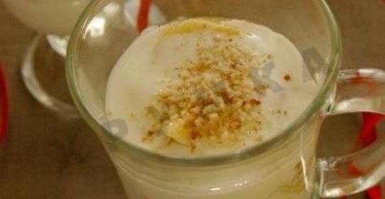 Парфе с яблоками, йогуртом и мюсли