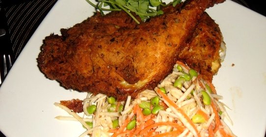 Курица жареная с луком-шалот и морковью