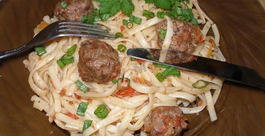 Макароны с фрикадельками