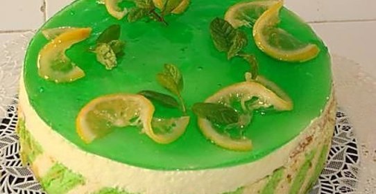 Лимонно-мятный торт с малиновой прослойкой